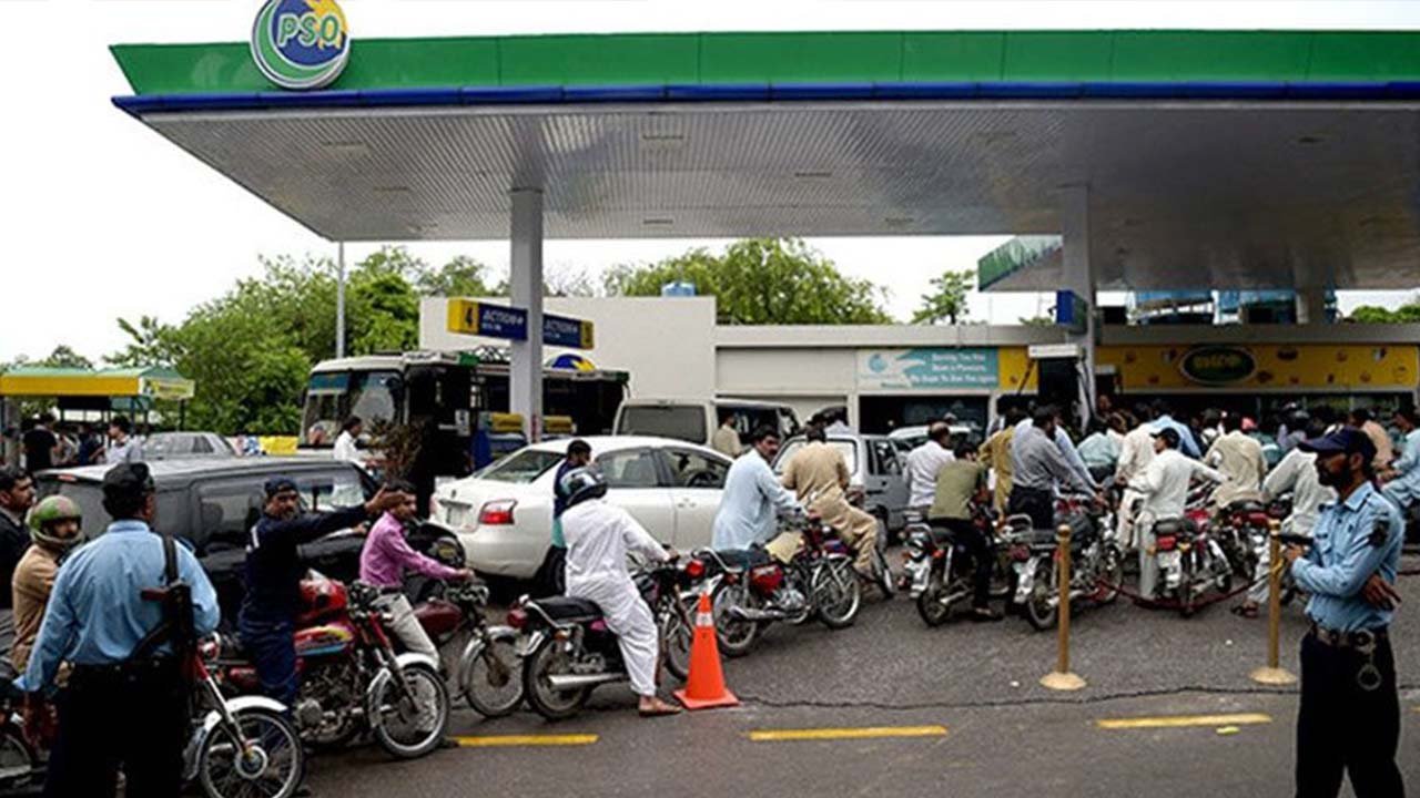 Petrol pumps to face strict consequences for creating artificial fuel shortage