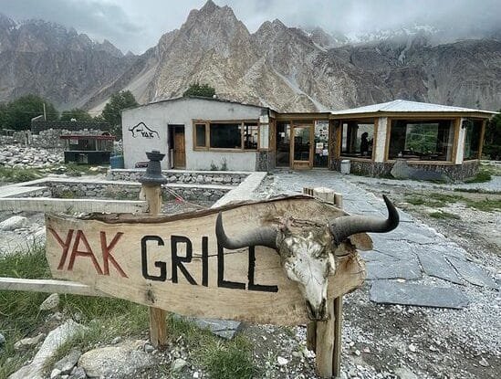 Restaurant shut down by Assistant Commissioner for refusing to give discount, claim owners