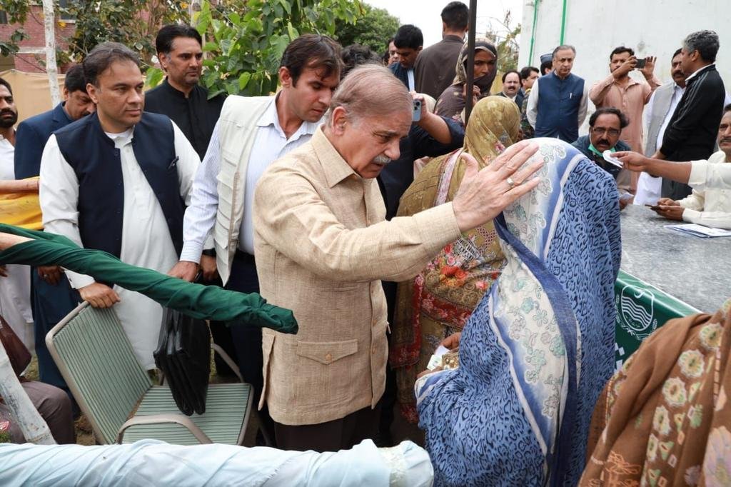 PM Shehbaz orders two free flour bags instead of one for citizens