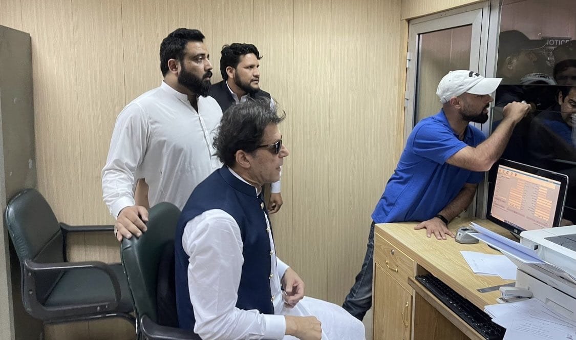 Imran Khan arrest kyun huvay hain?