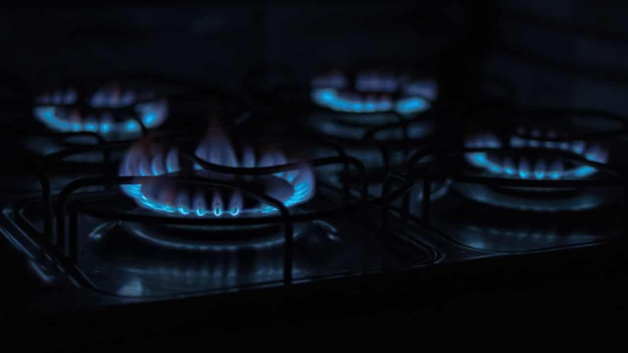 SSGC, SNGPL customers face load shedding and low gas pressure