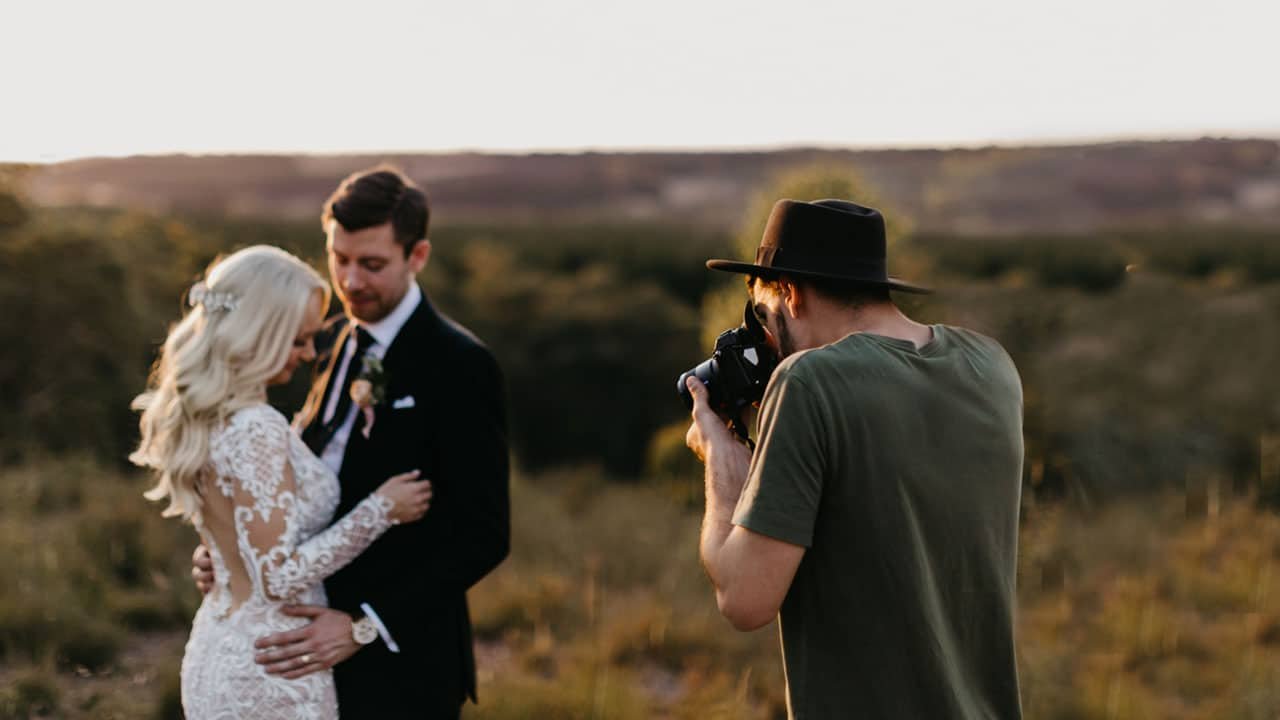 Woman demands a refund for wedding photos from photographer after divorce