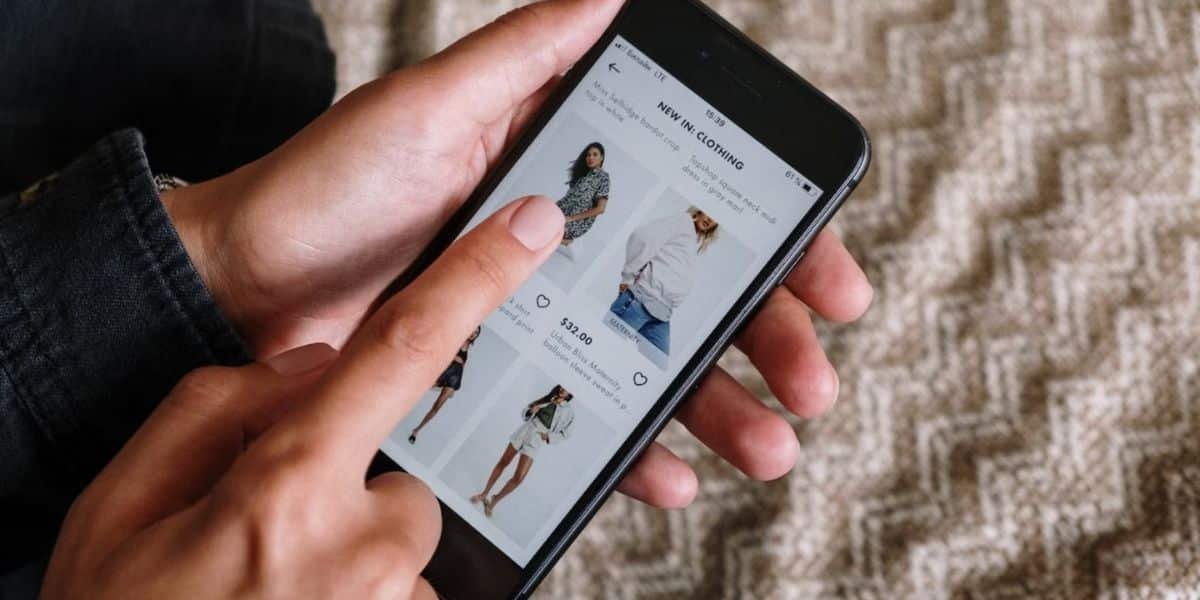 Too lazy to try on? Google’s new AI shopping feature allows you to try clothes before buying