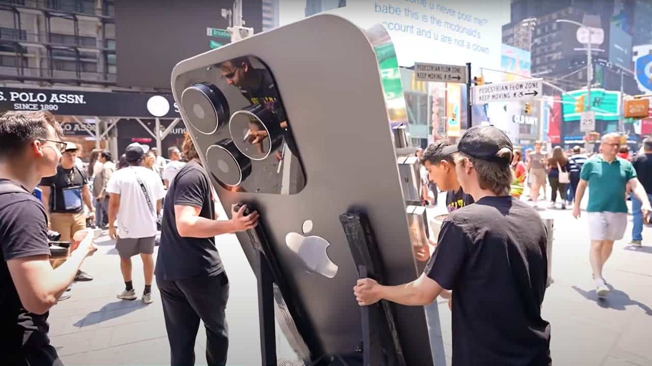 YouTuber makes world’s largest 8-foot fully functional iPhone