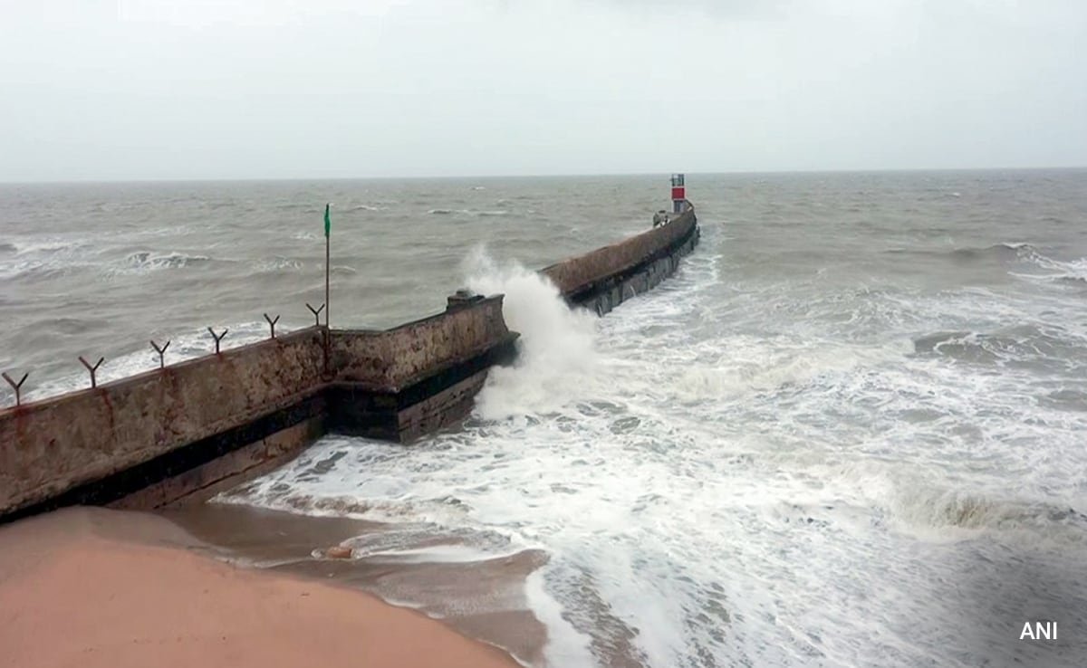 Cyclone Biparjoy makes landfall in Gujarat, 125km from Keti Bandar