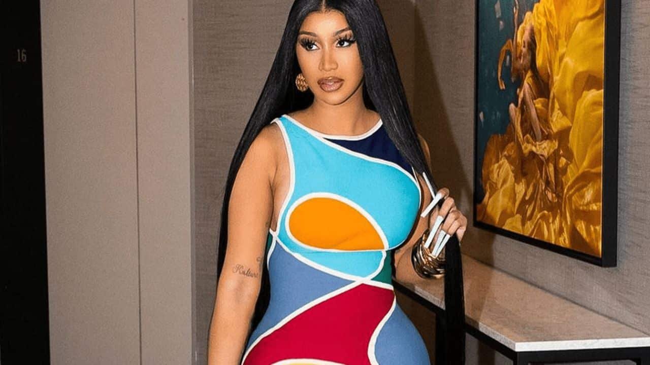 Twitter rallies behind Cardi B after she throws mic at fan who splashed drink on her