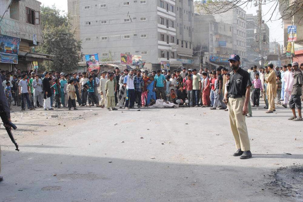 Protests against loadshedding turn violent in Lyari