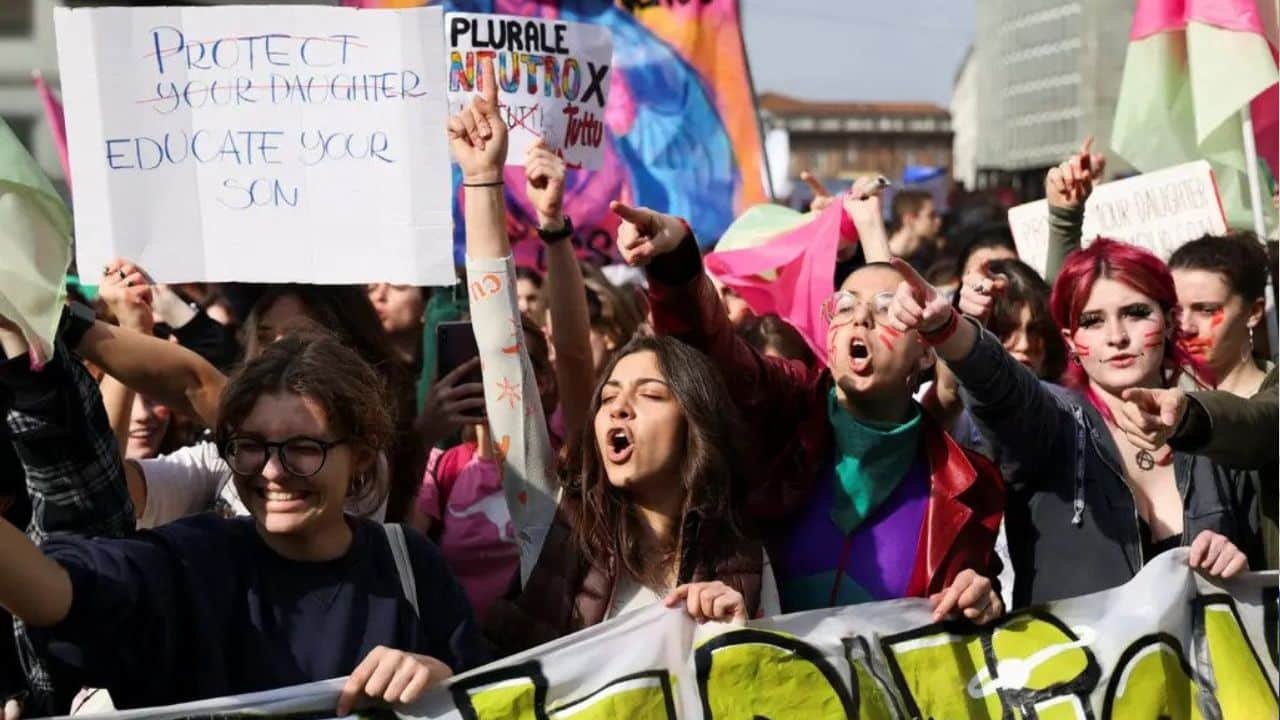 Groping a girl okay, if it’s less than ten seconds, rules Italian court