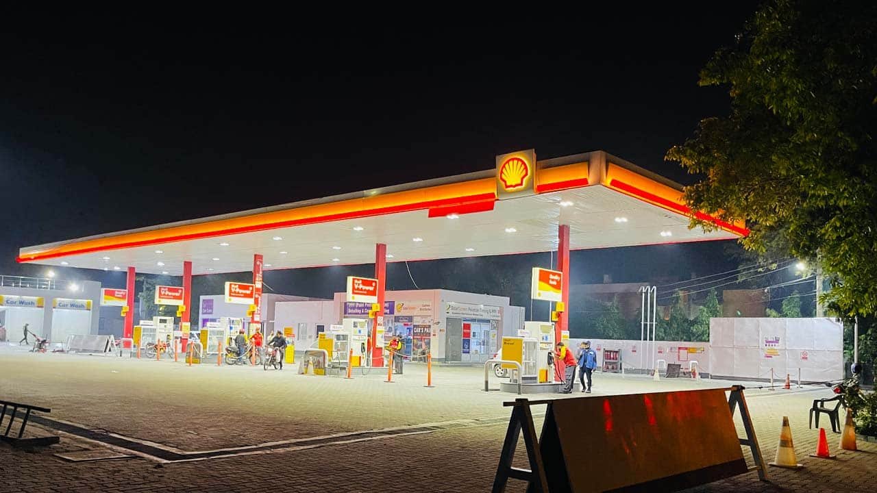 PRL and Airlink in talks to buy stake in Shell Pakistan