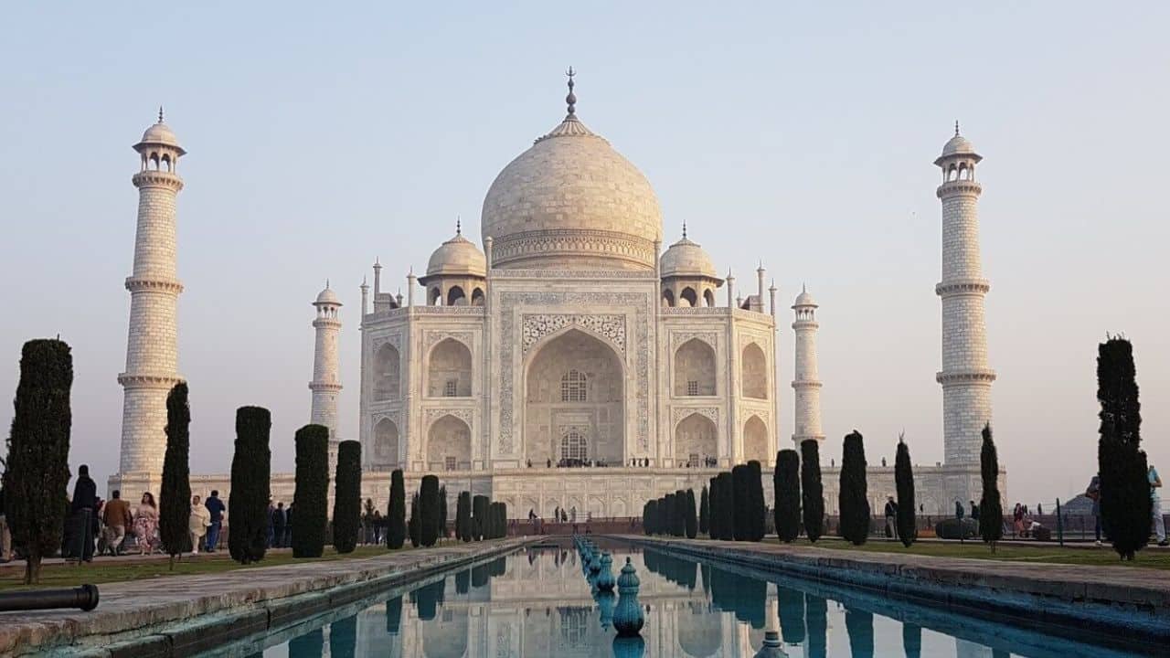 Flood waters reach boundary wall of Taj Mahal, raising fears of damage to iconic building