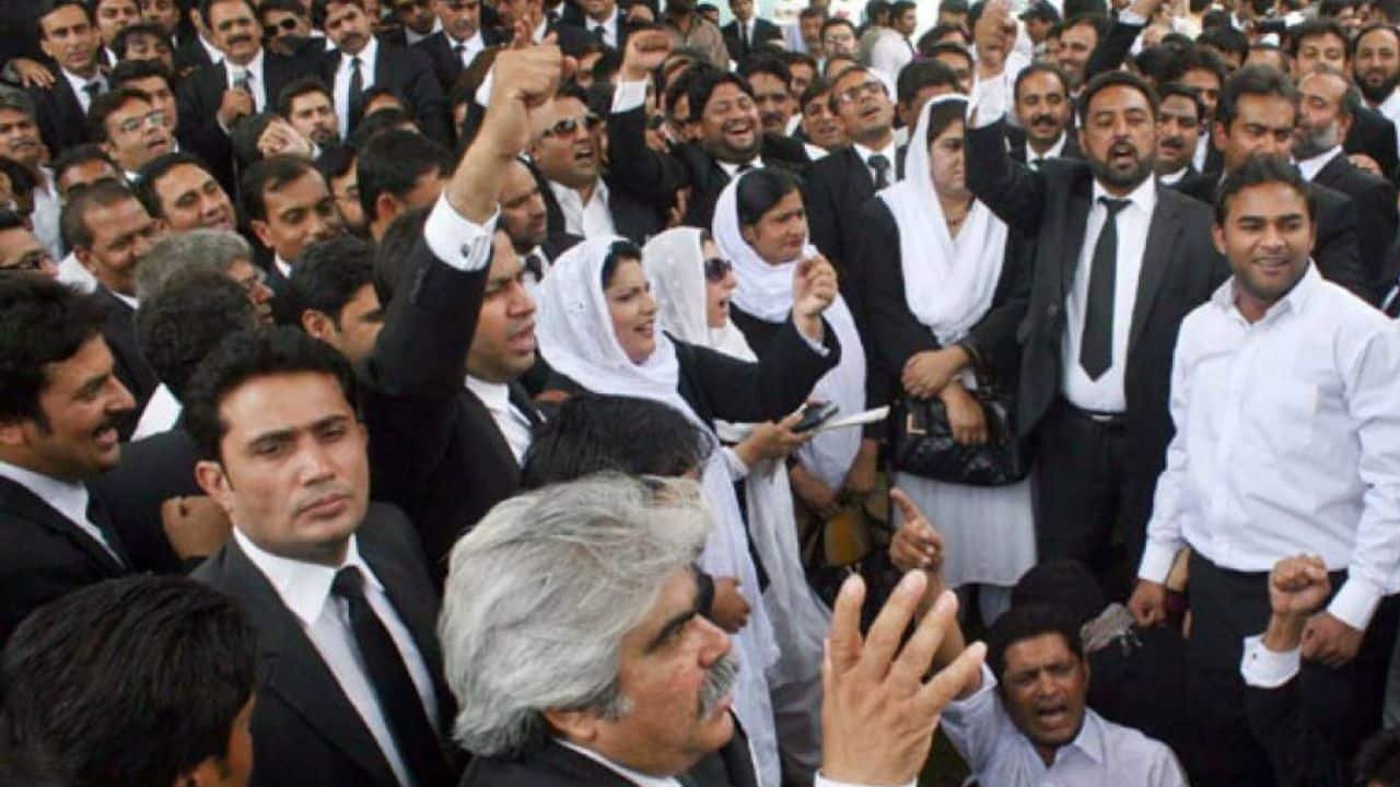 Pakistan Bar Council to launch lawyers movement if elections are delayed