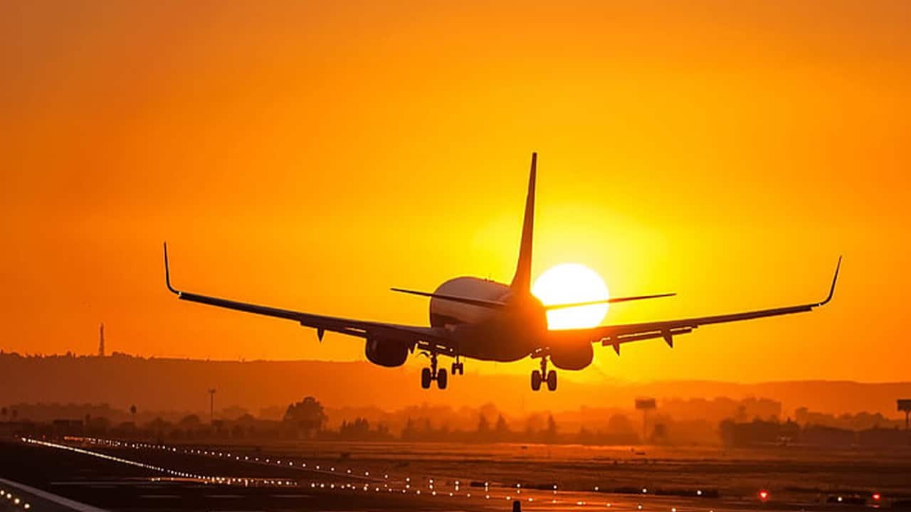 Heatwave woes: Rising temperatures pose new threats to air travel