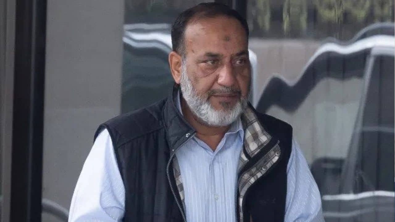 TW: Father beats daughter with metal bar for wearing makeup to school in UK, daughter saves him from jail sentence