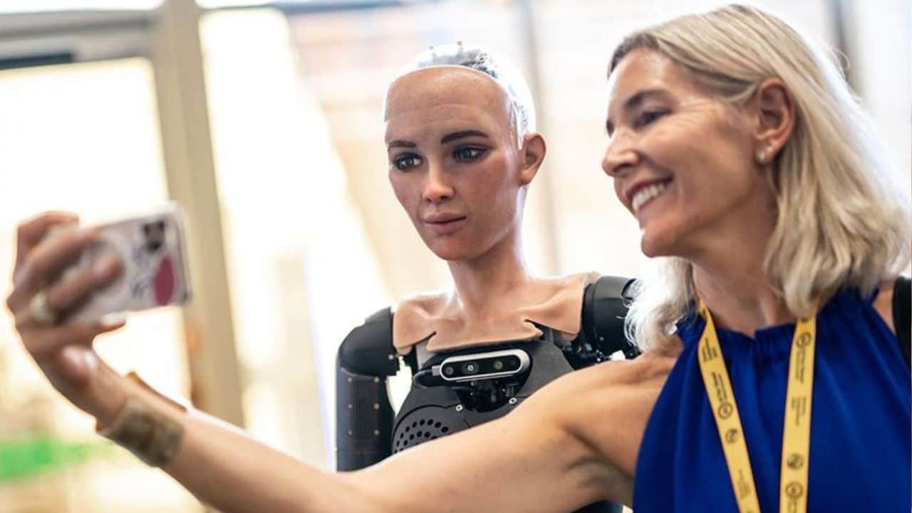 Robots tell UN conference they can run the world better than humans with help of AI