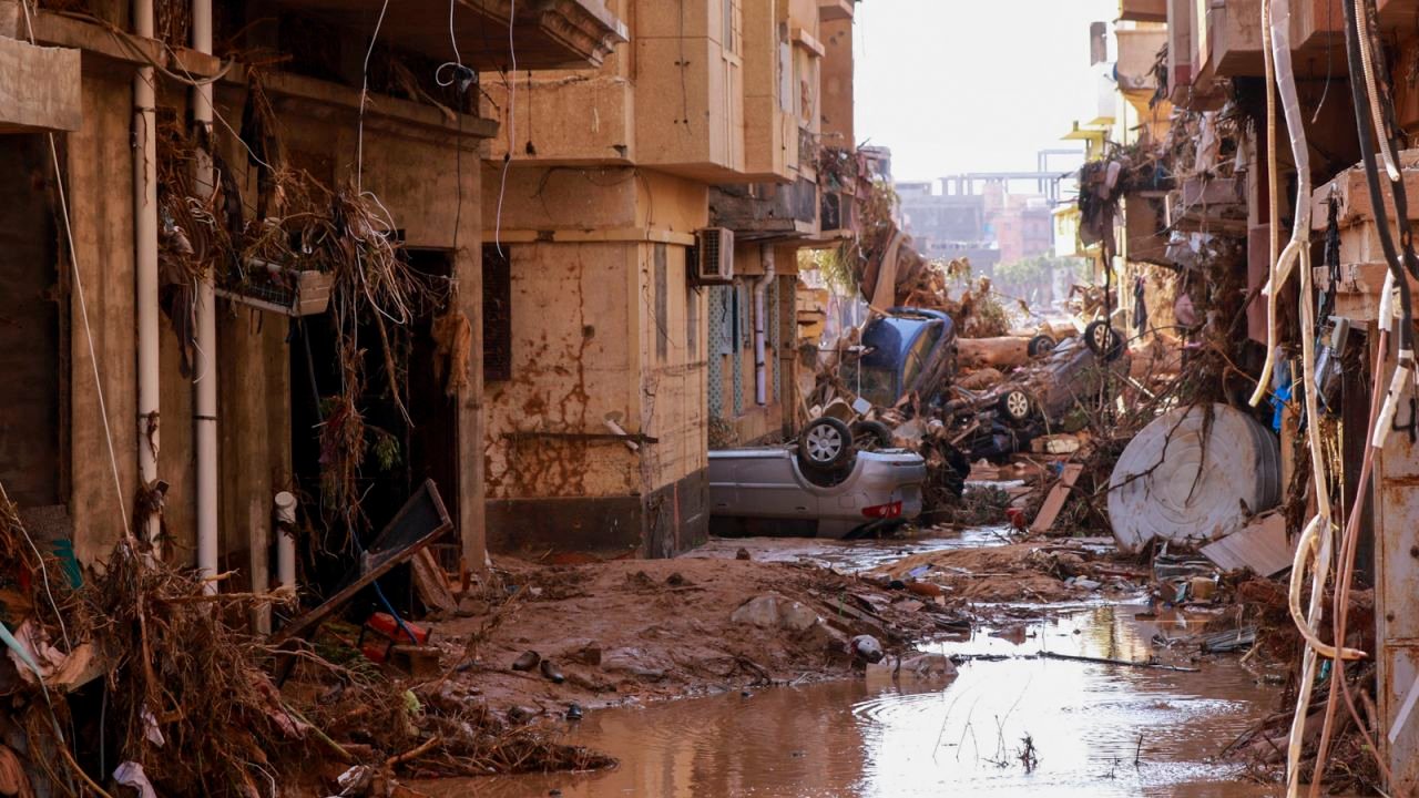 Libya floods: 3,000 dead, 10,000 missing