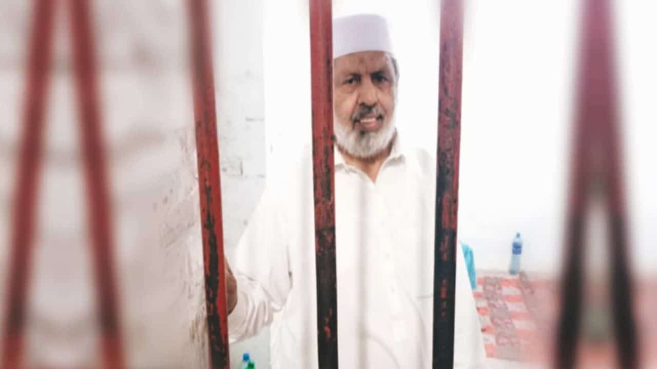 Peshawar restaurant owner imprisoned for ‘molesting’ foreign tourists