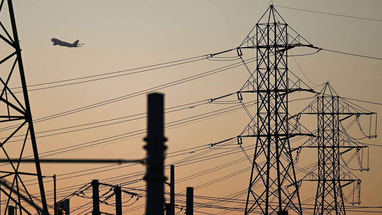 NEPRA recommends electricity rate increase of Rs3.28 per unit