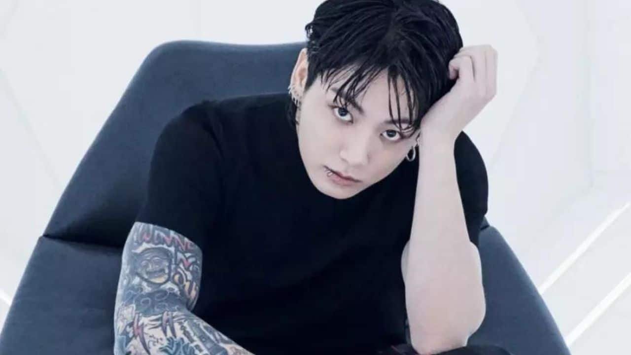 Does Jungkook have a girlfriend?