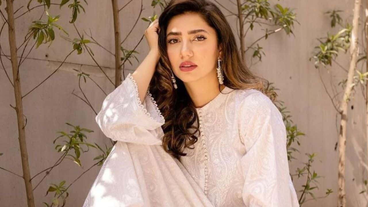 ‘Sit down’: Mahira Khan shuts accusations against her of not supporting Palestine