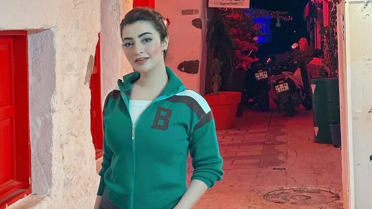 ‘A lot of cricketers flirt with me in DM’s’: Nawal Saeed