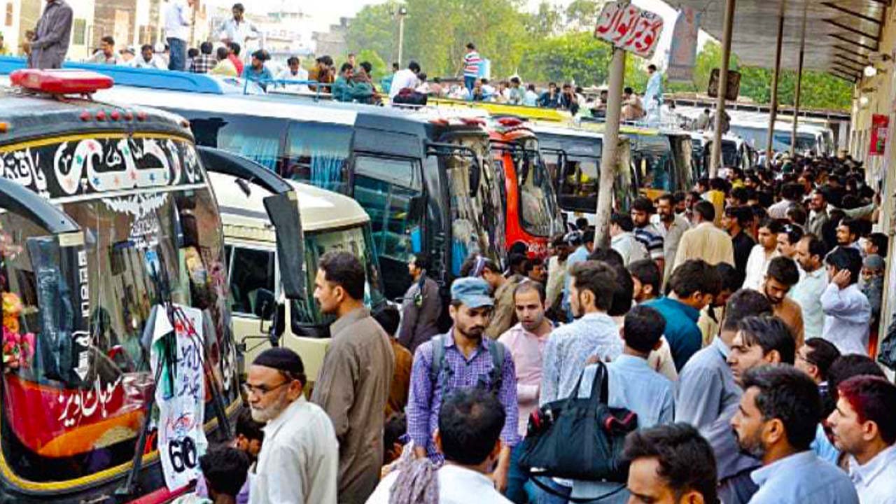 Islamabad’s public transport fares reduced by 10% 