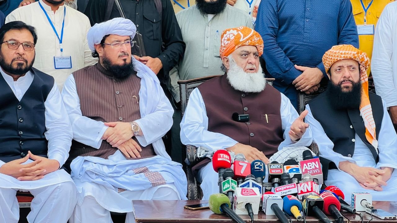 ‘Imran Khan won’t return to power’: Maulana Fazlur Rehman