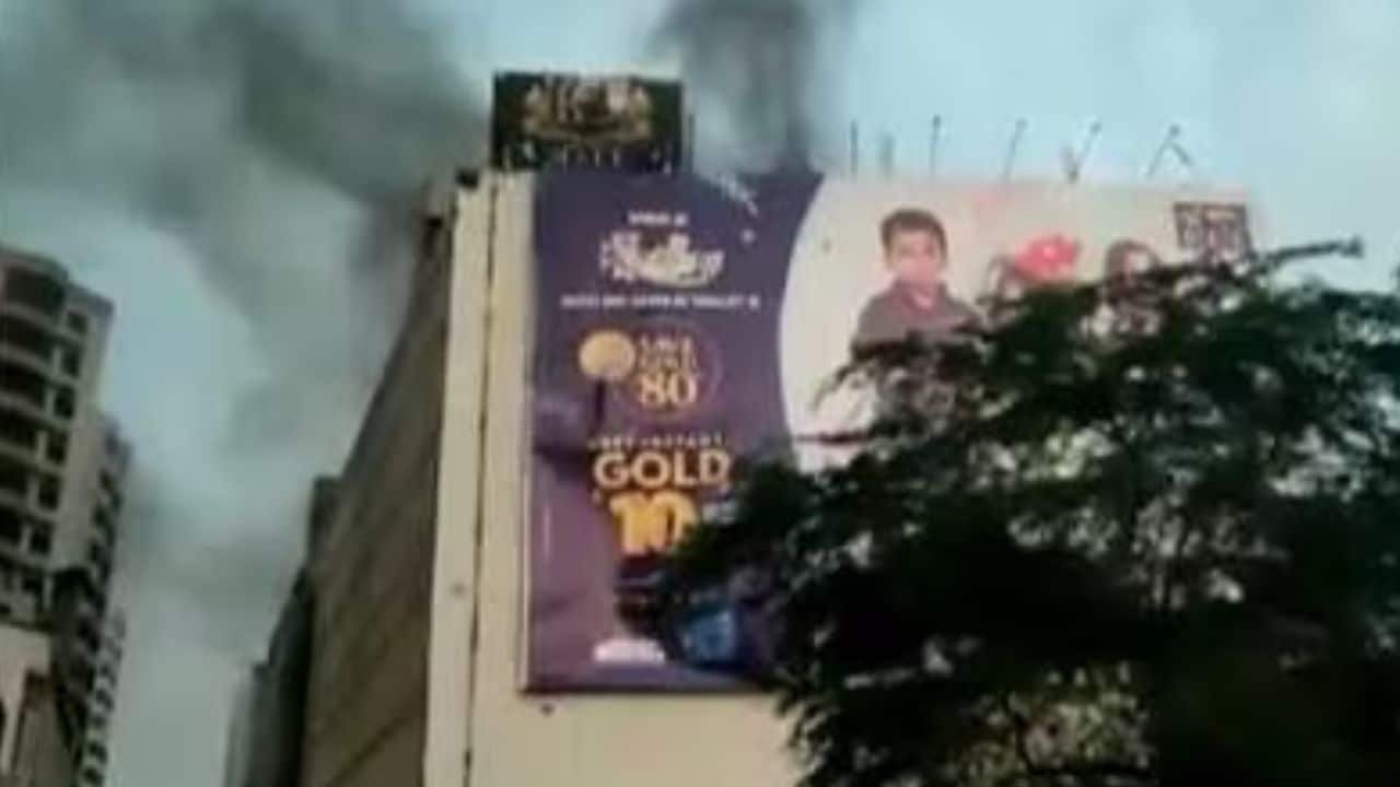 Karachi: Fire in multi-storey mall leaves 10 dead and 22 injured