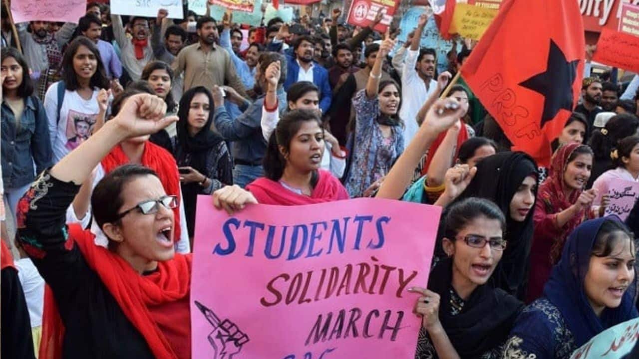 Why are students in Islamabad protesting?