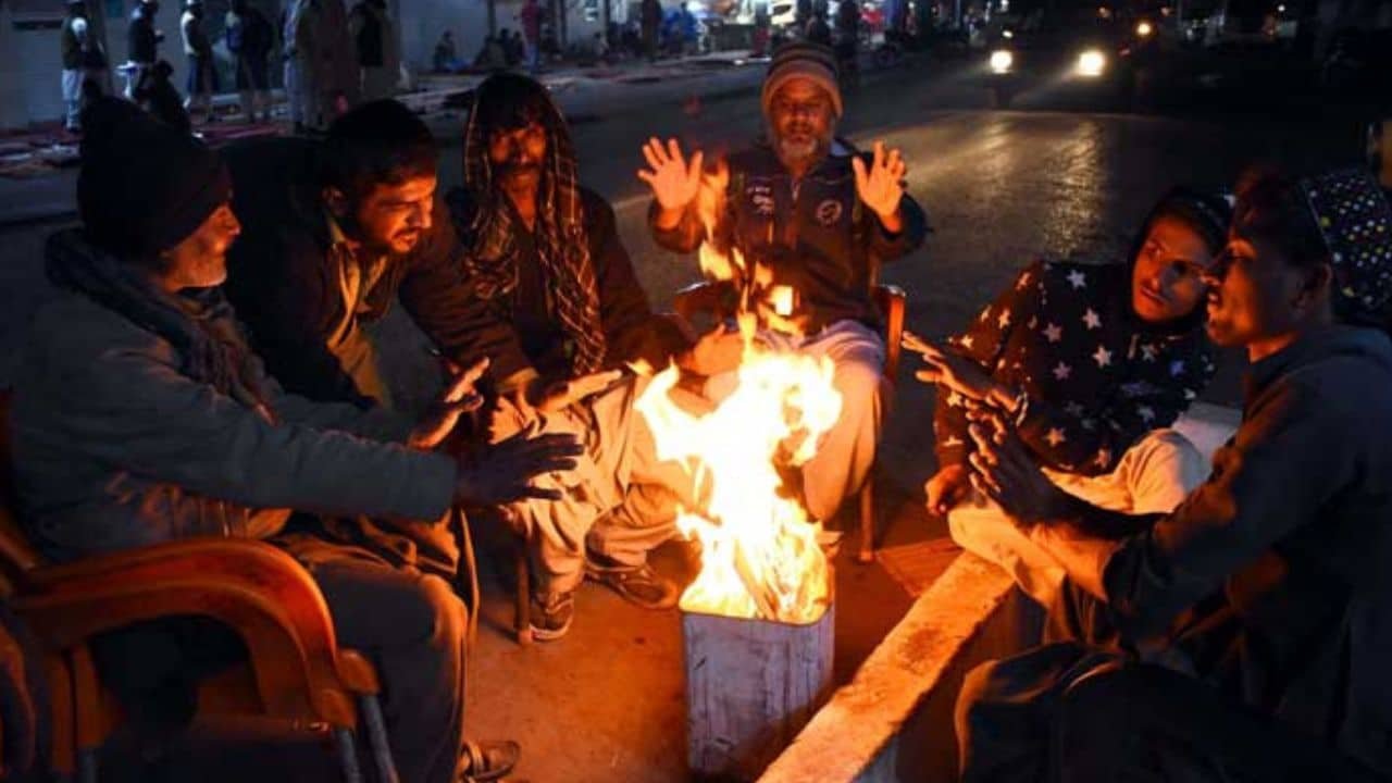 Much-awaited wintery winds about to hit Karachi