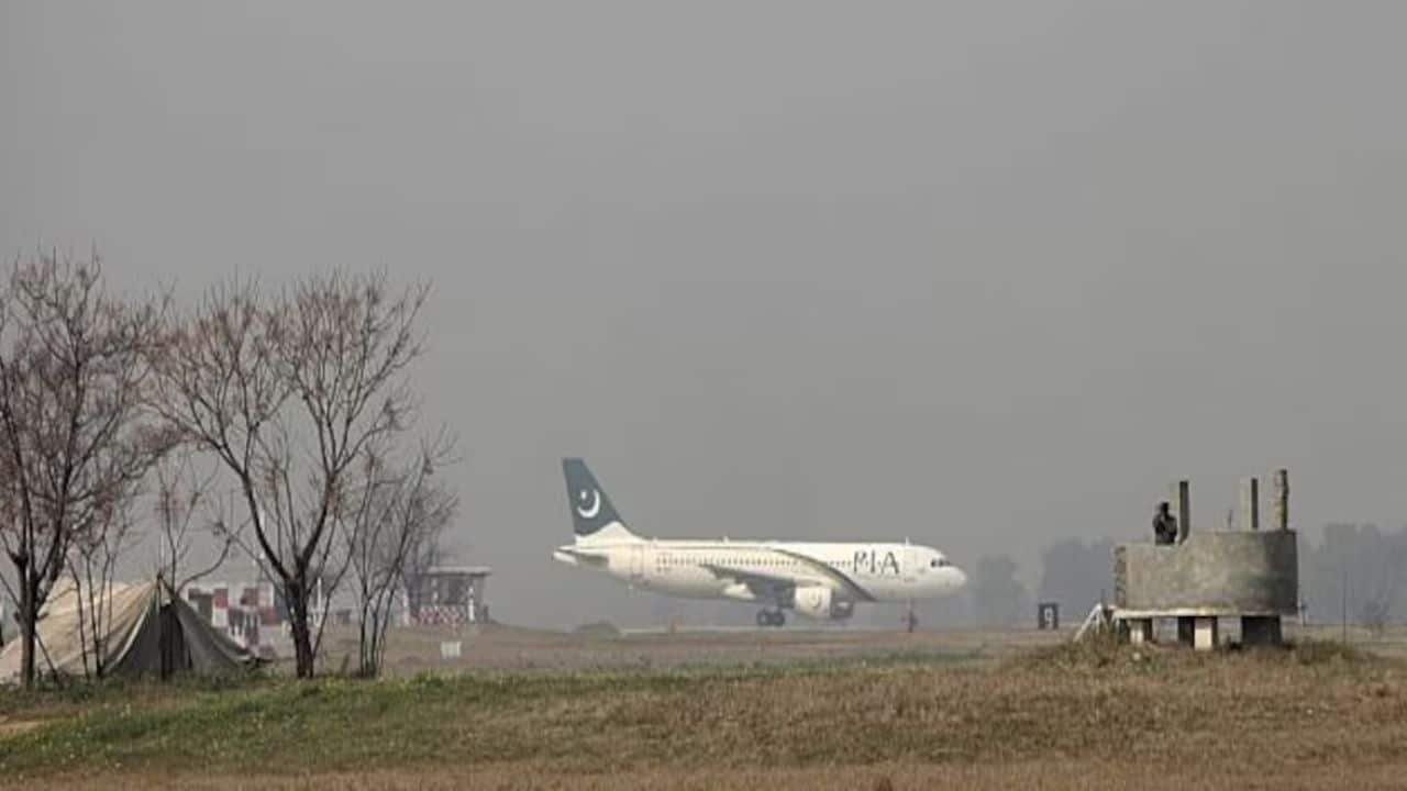 Dense fog disrupts Islamabad flight operations