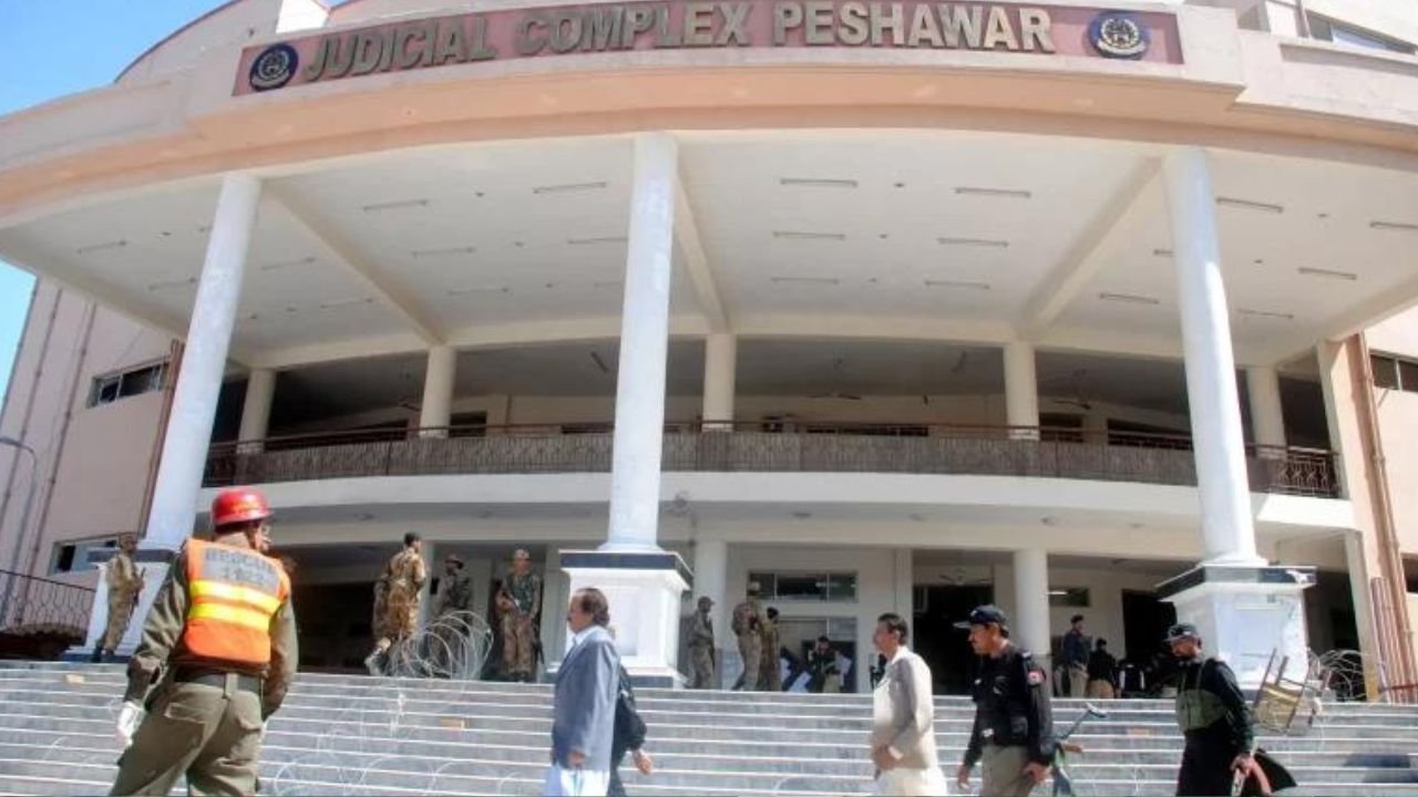 Gunman dressed as lawyer opens fire in Peshawar court