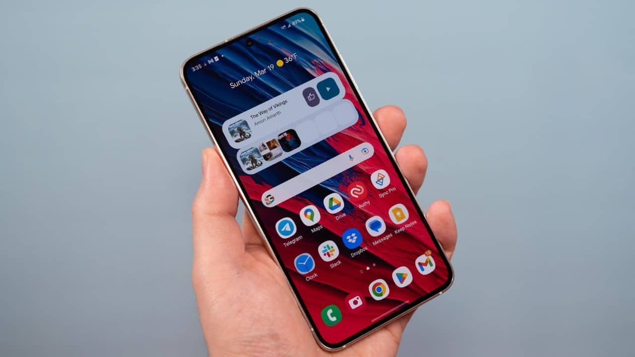 Pakistani celebrities defend Kashmir after Hrithik Roshan’s derogatory ‘maalik’ comment