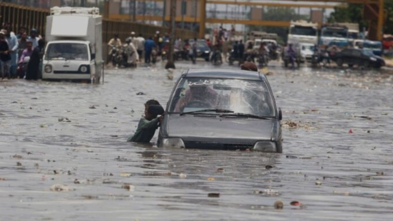 Mayor of Karachi lambasted on social media following Karachi rains