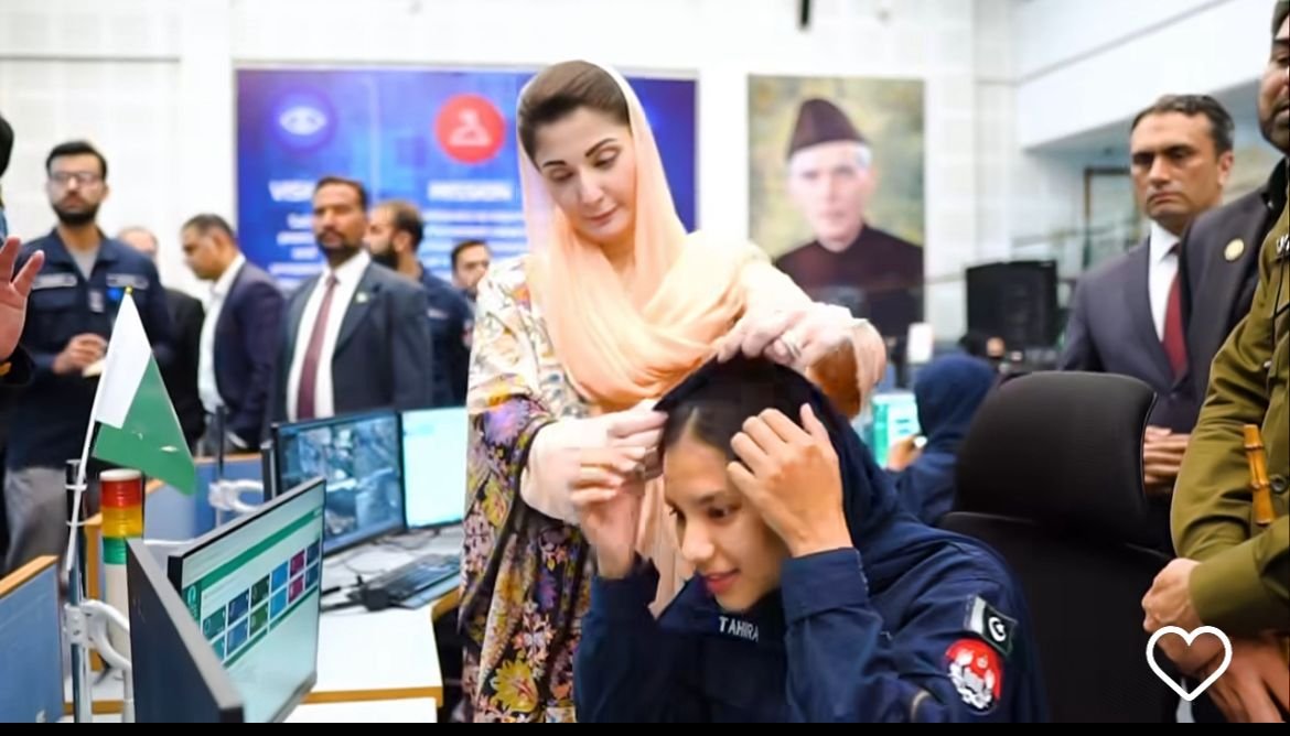 ‘Cringe’; Maryam Nawaz slammed for adjusting police officer’s dupatta