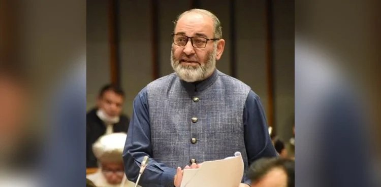 Senator Mushtaq Ahmed demands resignation from Chief Election Commissioner Sikandar Raja