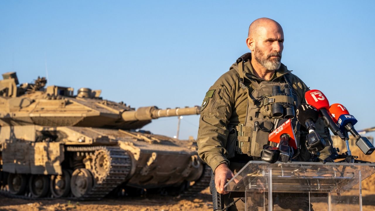 Israeli general in Gaza criticises political leaders