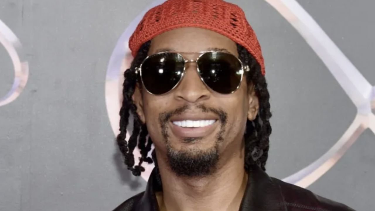 Renowned American singer converts to Islam