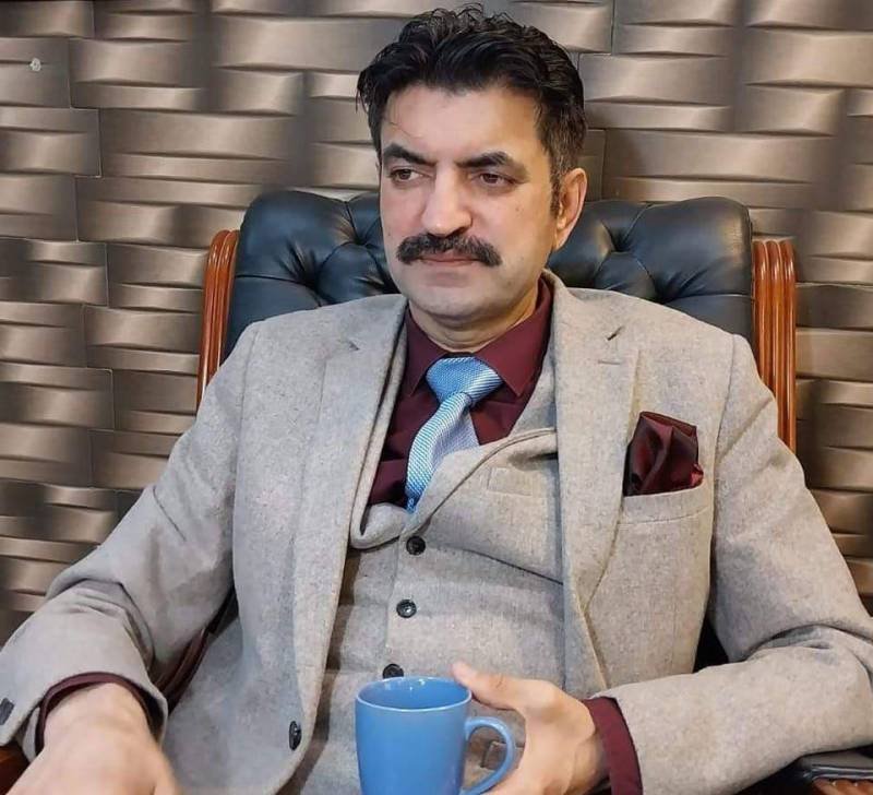 ‘Koi larai nahi ki hum nay’; Sher Afzal Marwat denies altercation with party members.