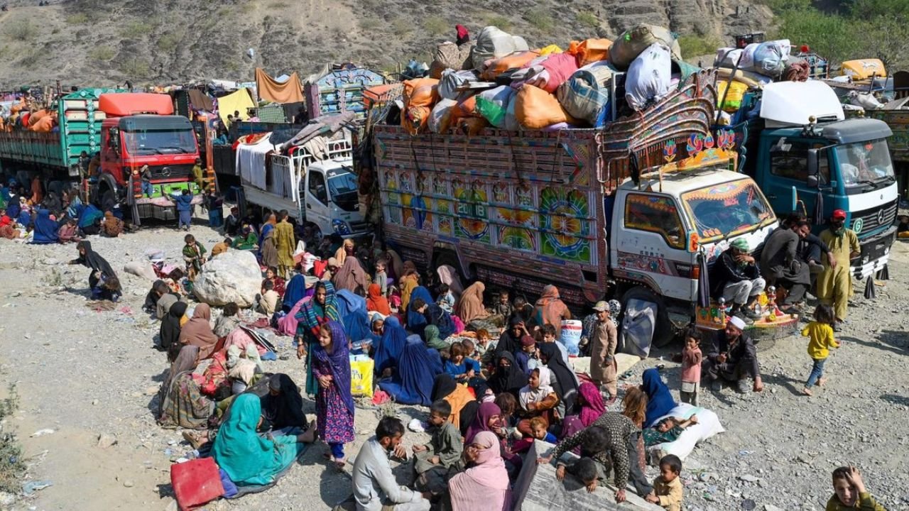 Taliban government in Kabul urges Islamabad to show restraint over Afghan migrants