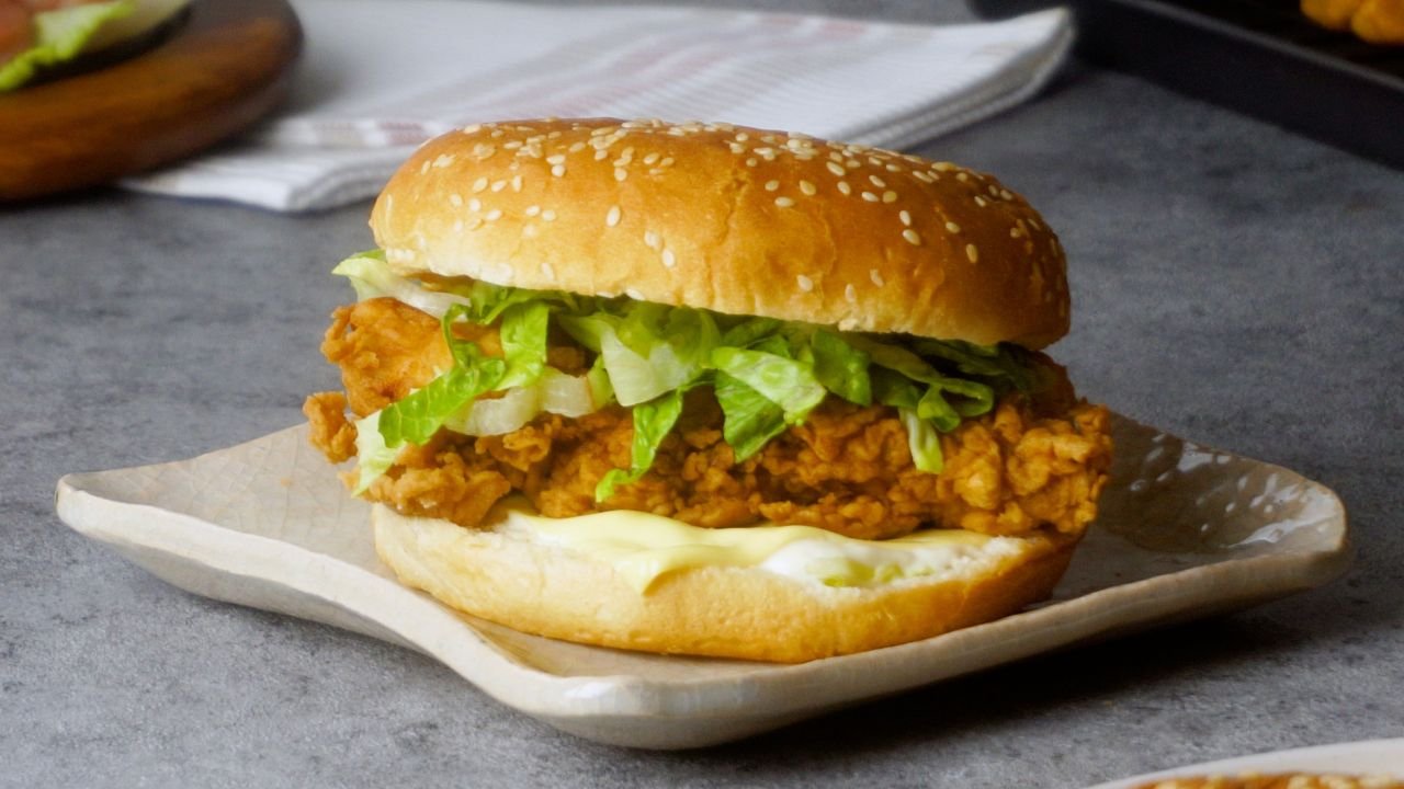 Friend kills 17-year-old for eating his girlfriend’s burger