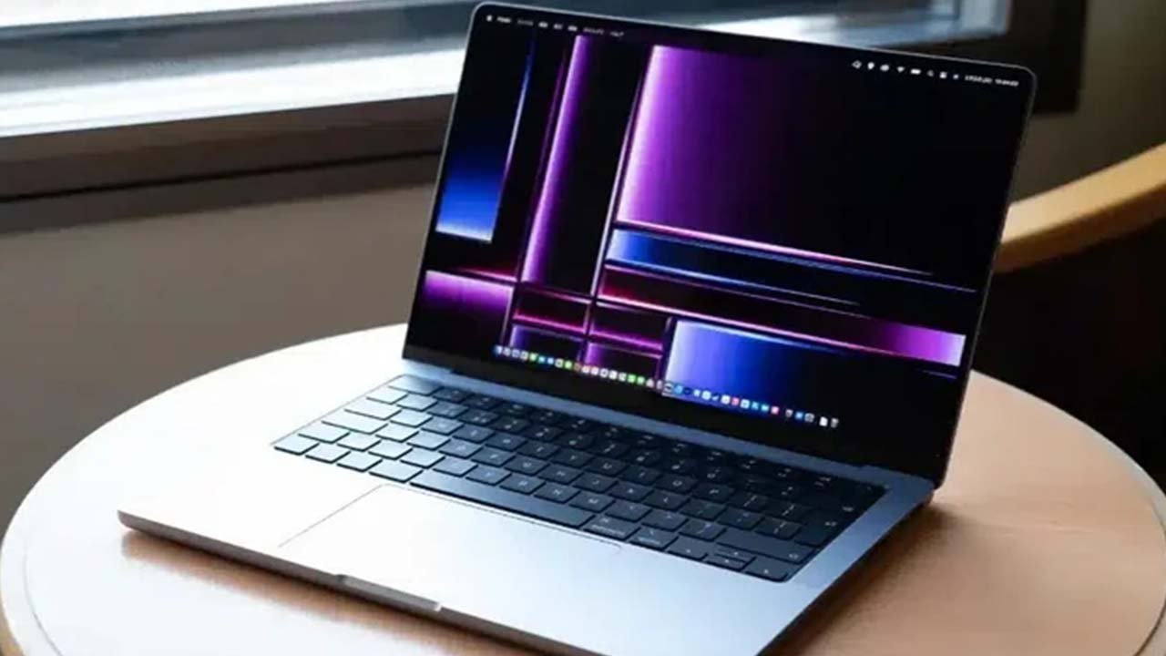 Apple plans OLED displays for MacBook Pro models in 2026