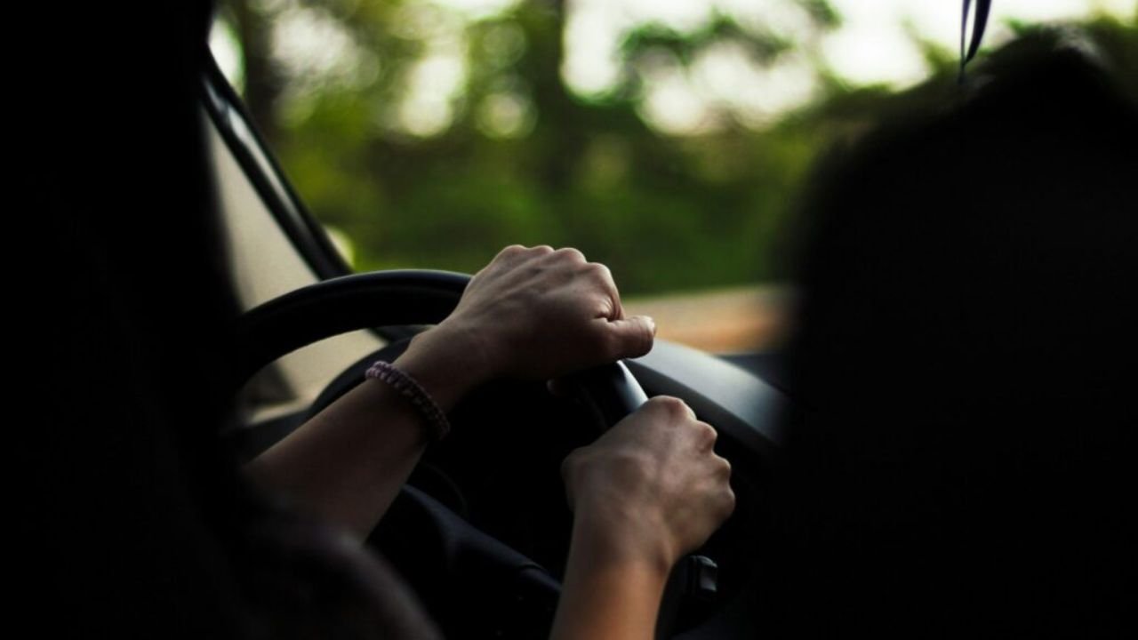 ‘Drive like a woman’, French road safety campaign tells men