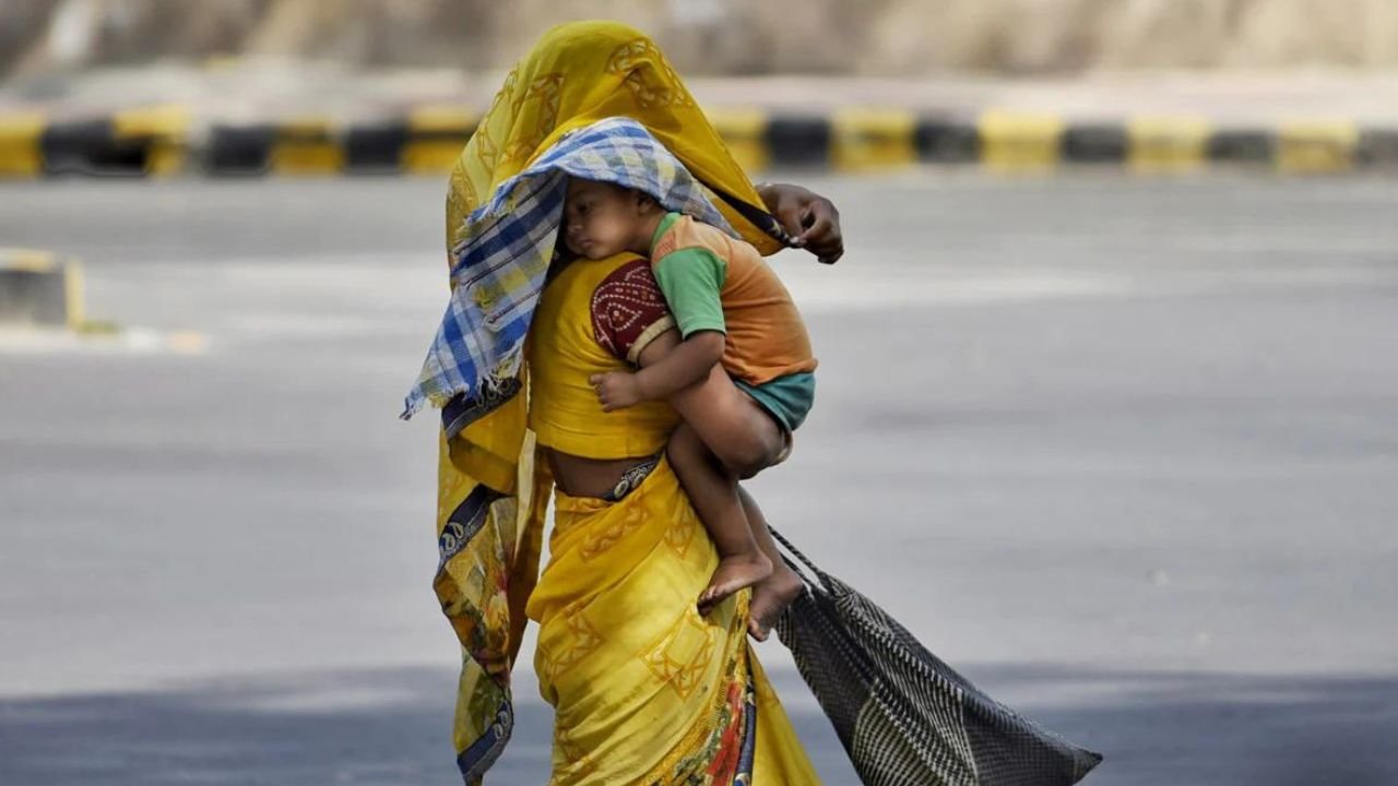 India shuts schools as temperatures soar