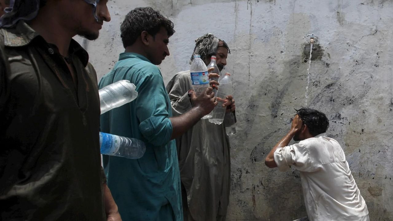 Why is Pakistan severely hit by heatwaves?