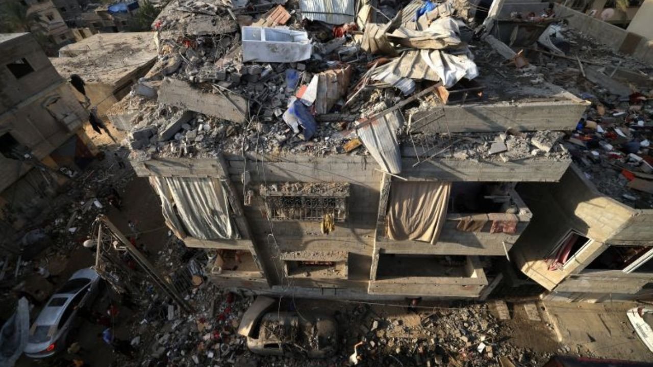 Hina Pervaiz Butt falsely claims Khan’s interview with Mehdi Hassan was paid