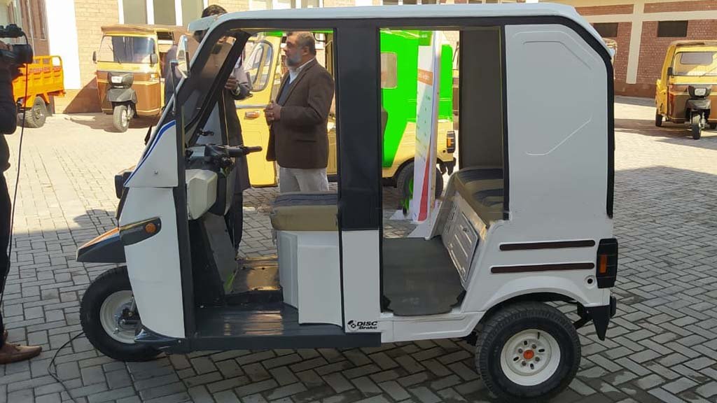 Sazgar reports 3x increase in auto rickshaw sales