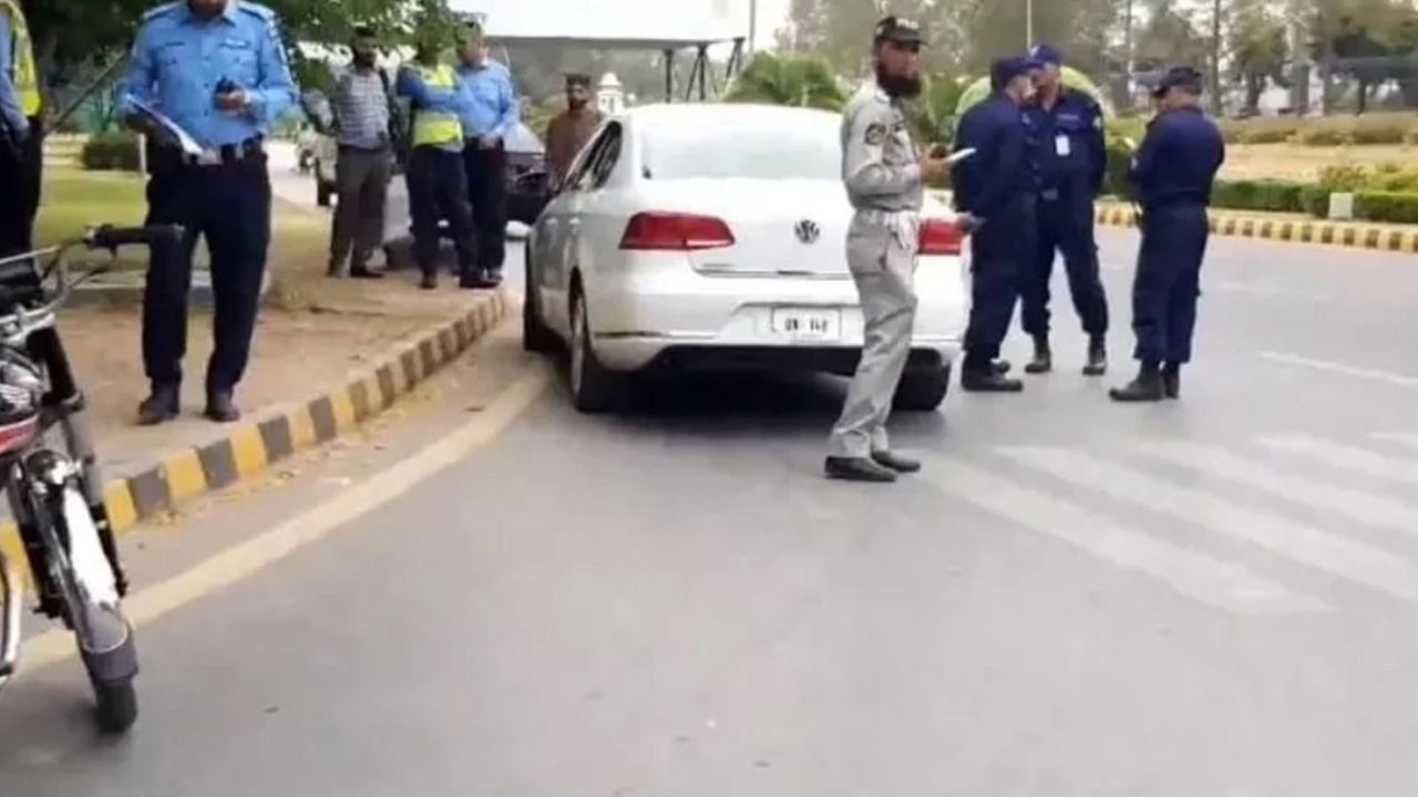 Islamabad policeman hit by British diplomat