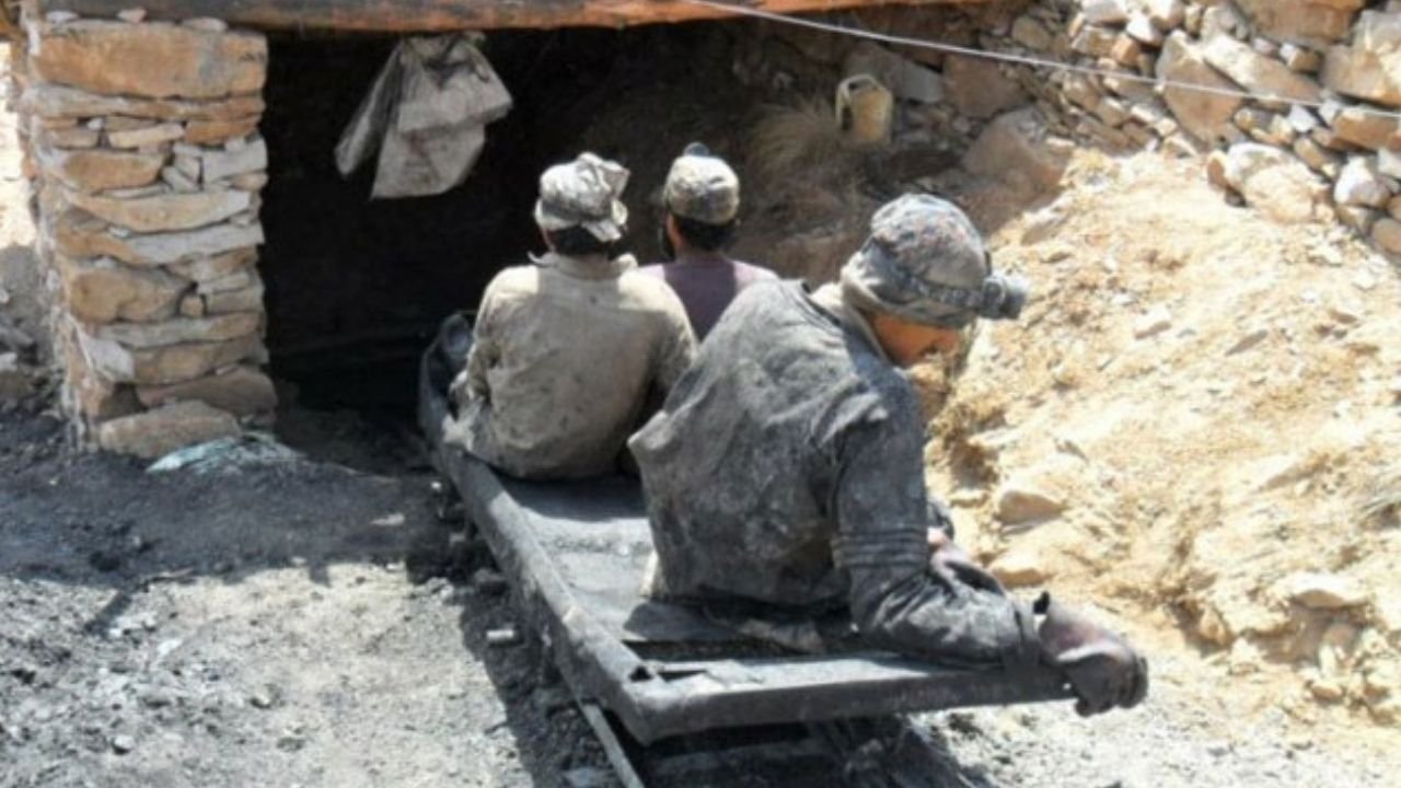 11 killed inside Balochistan coal mine after inhaling methane gas 