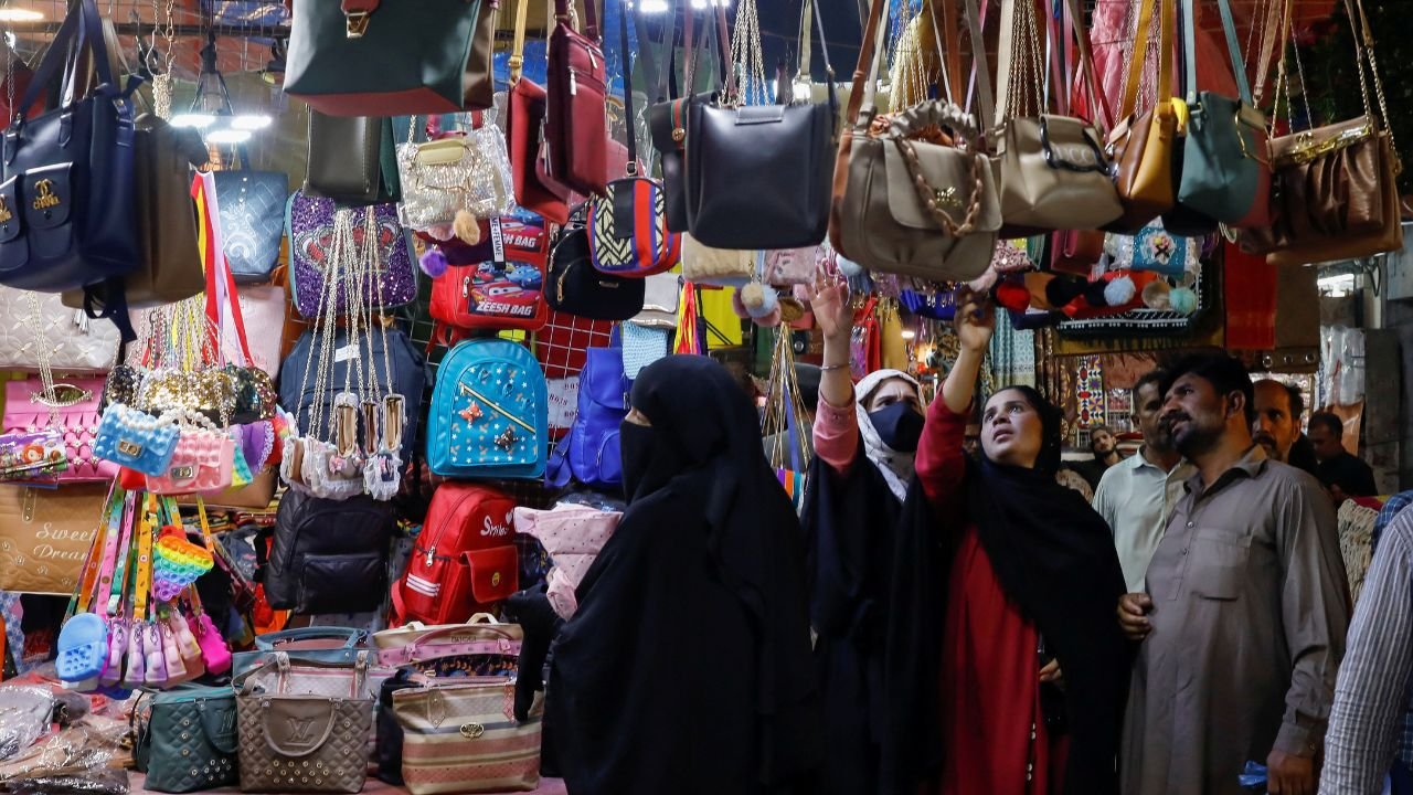 More time to shop as Eid-ul-Adha around the corner: LHC