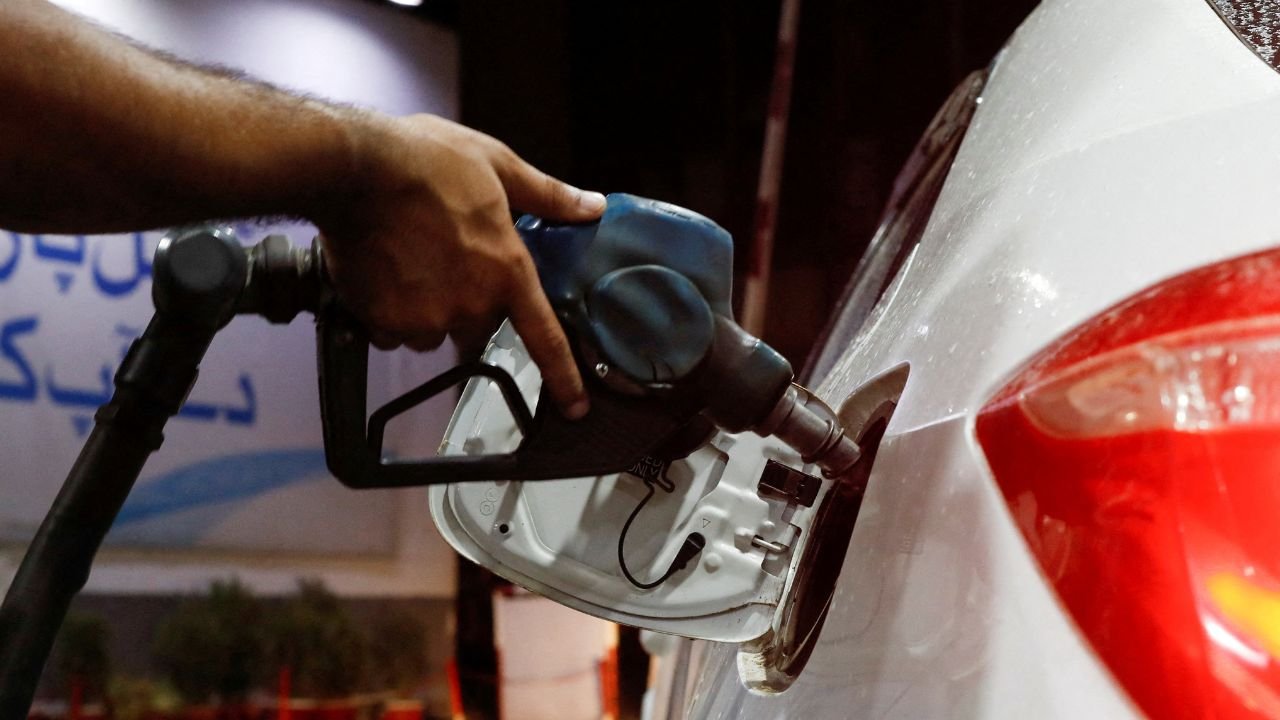 Oil prices likely to increase by Rs 20 per litre in budget